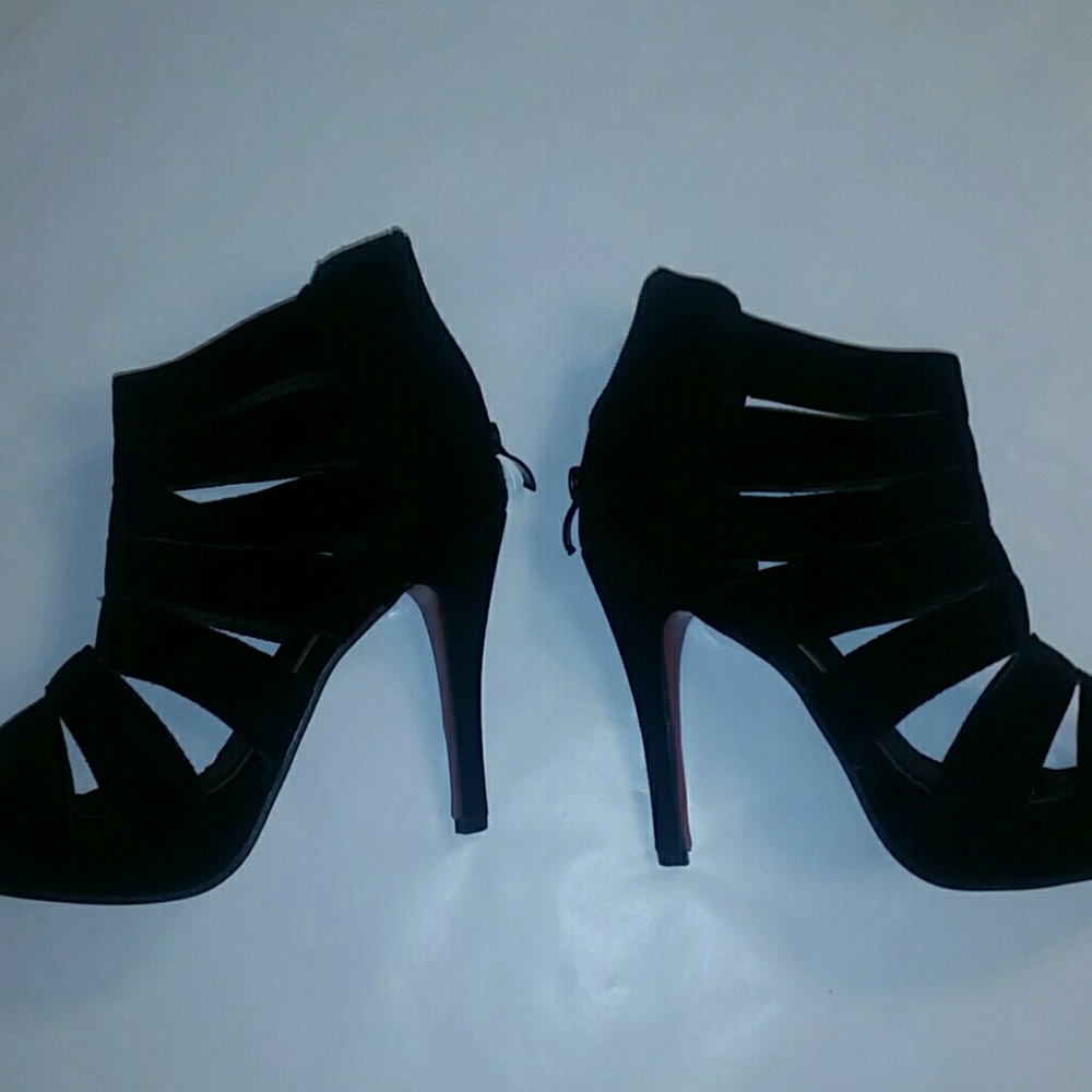 Black high heels Size 39